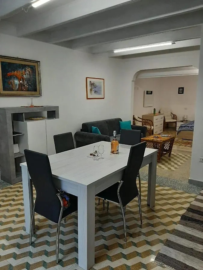 Apartmán Bene Ennidhos House - Alghero Centro Storico